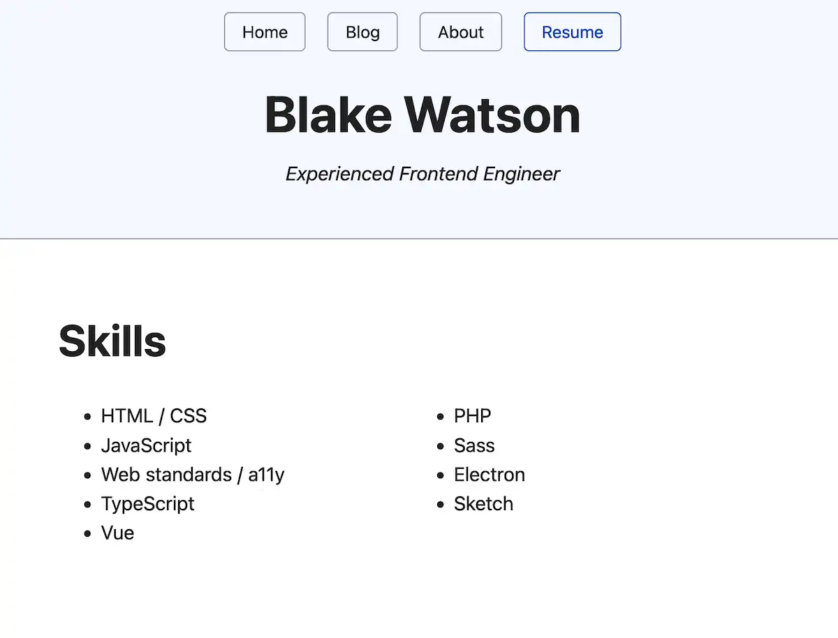 Captura de tela da página “Resume” atualizada. A seção “Skills” agora está organizada em duas colunas, cada uma com habilidades técnicas em tópicos, num visual mais compacto e equilibrado.