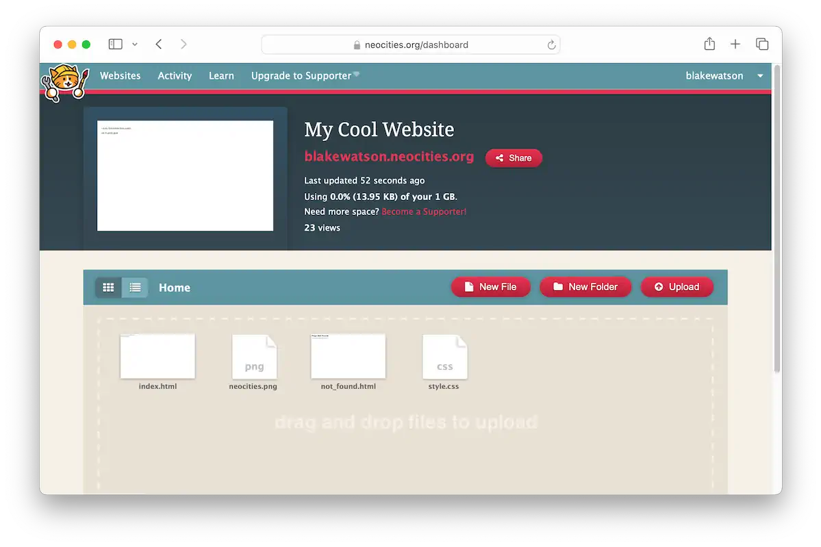 Captura de tela do painel do Neocities mostrando um site chamado "My Cool Website" do usuário blakewatson. A interface tem opções para criar um arquivo novo, uma pasta nova ou enviar arquivos, além de informações sobre uso de armazenamento e atividade do site.